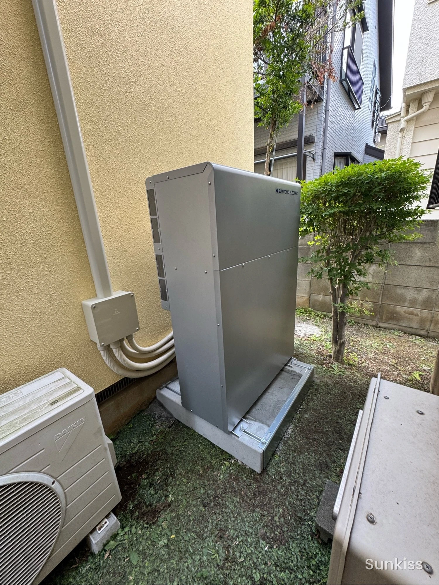小平市の施工事例（屋外に設置した蓄電池）